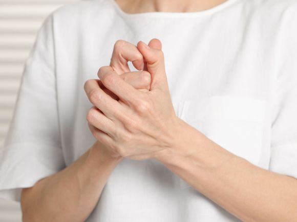 SCROCCHIARSI LE DITA 